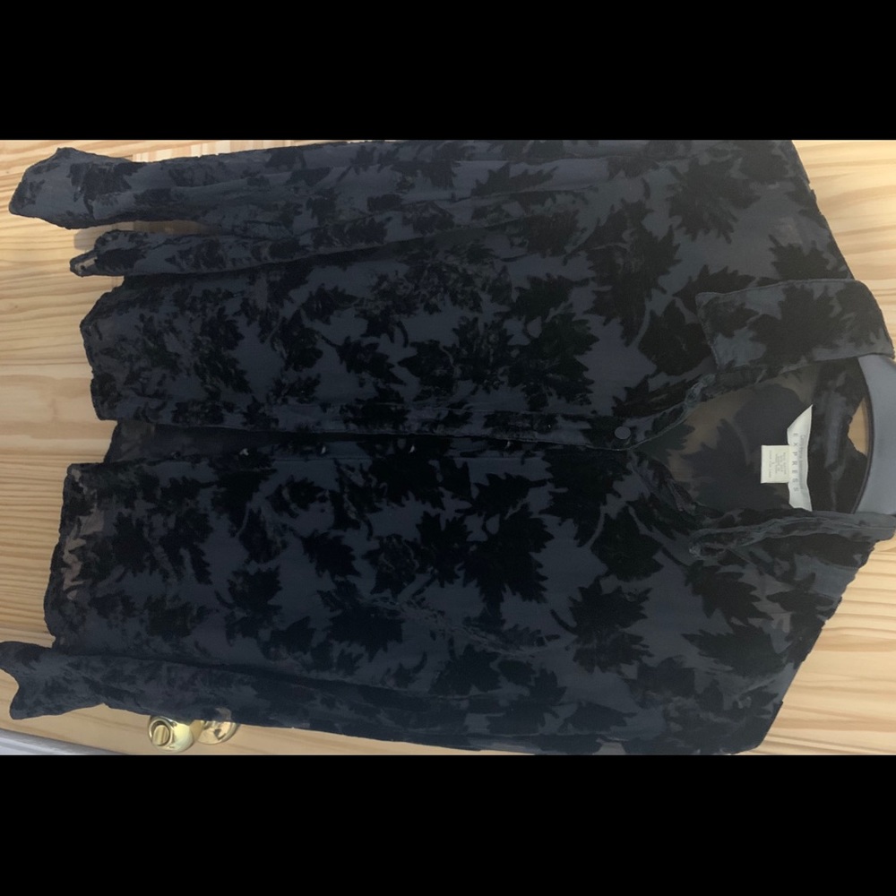 90sEXPRESS VINTAGEsilk and rayon black leaf blouse